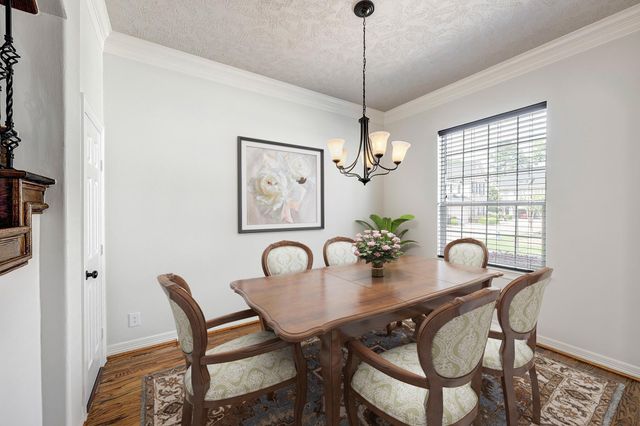 7827 Shady Villa Cove, Houston, TX 77055