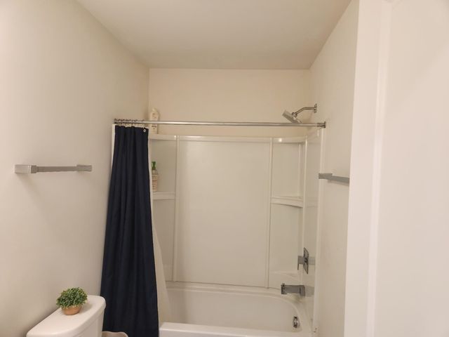 529 Wolverine Drive, Aurora, IL 60502