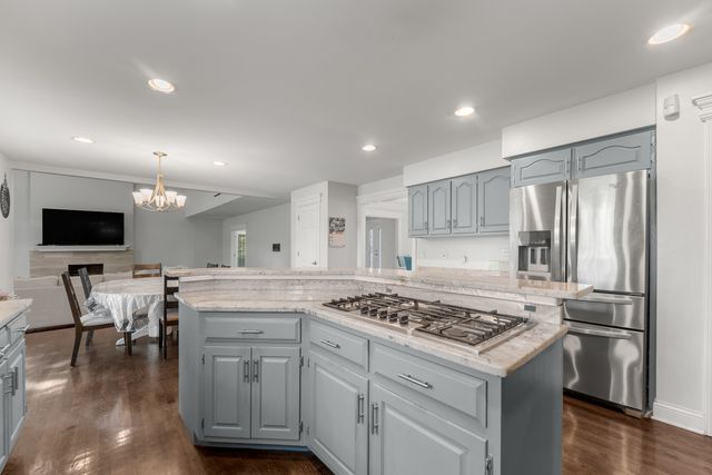 24161 Brancaster Drive, Naperville, IL 60564
