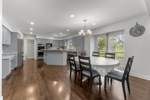 24161 Brancaster Drive, Naperville, IL 60564