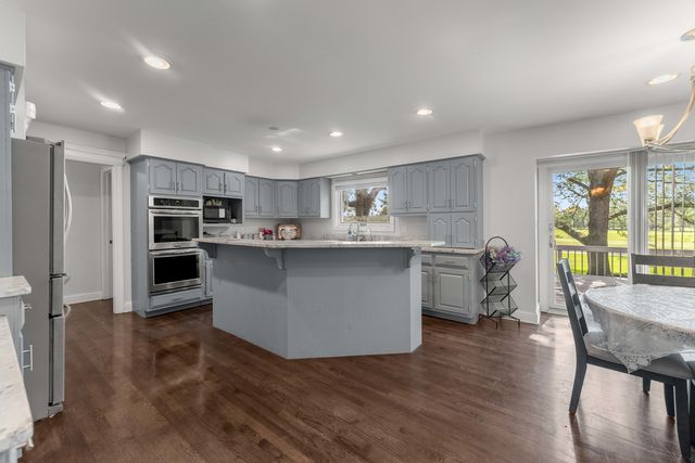 24161 Brancaster Drive, Naperville, IL 60564