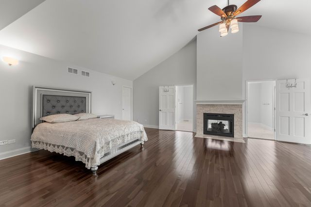 24161 Brancaster Drive, Naperville, IL 60564