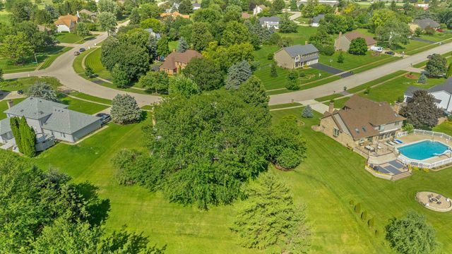 24161 Brancaster Drive, Naperville, IL 60564