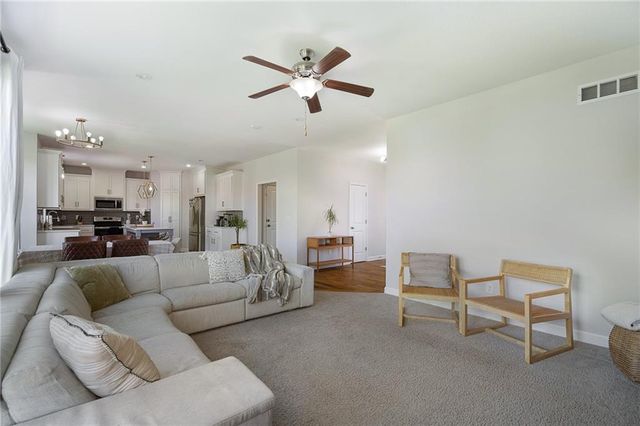 19602 W 198th Street, Spring Hill, KS 66083