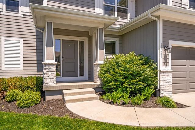 19602 W 198th Street, Spring Hill, KS 66083
