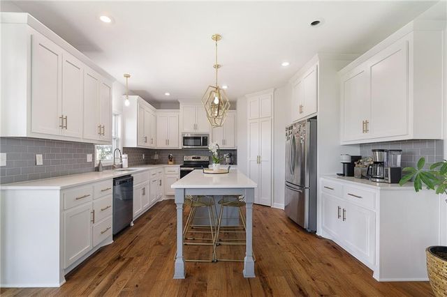 19602 W 198th Street, Spring Hill, KS 66083