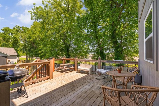 19602 W 198th Street, Spring Hill, KS 66083