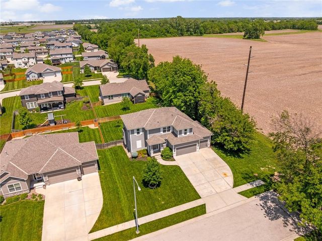 19602 W 198th Street, Spring Hill, KS 66083