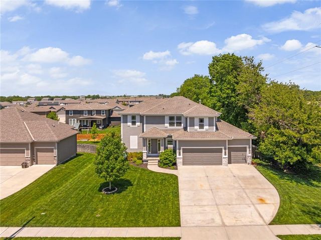 19602 W 198th Street, Spring Hill, KS 66083