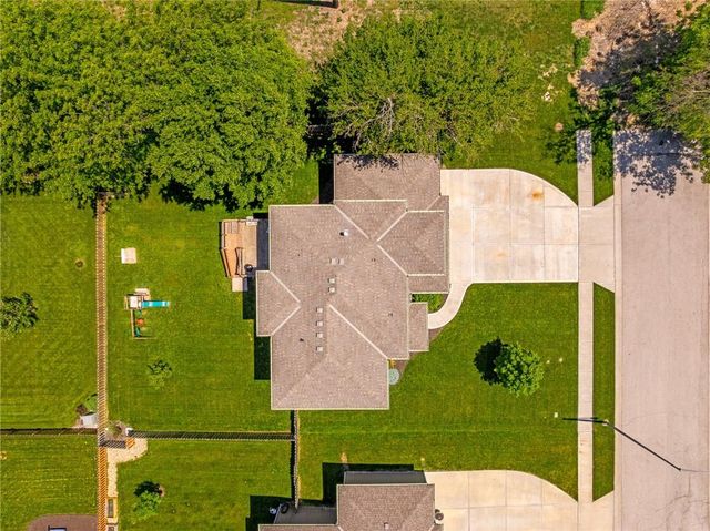 19602 W 198th Street, Spring Hill, KS 66083