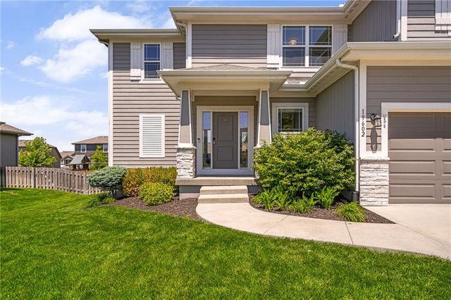 19602 W 198th Street, Spring Hill, KS 66083