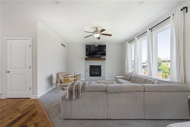 19602 W 198th Street, Spring Hill, KS 66083