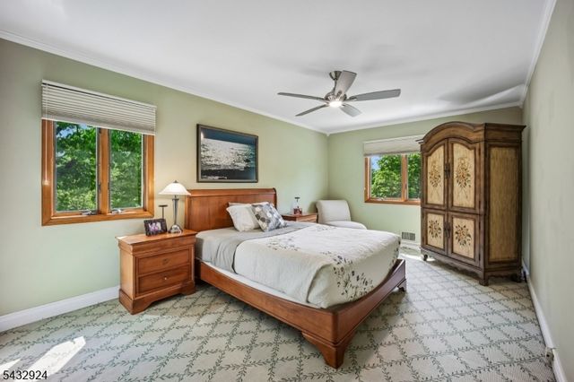 17 Stonewall Dr, Livingston Twp., NJ 07039
