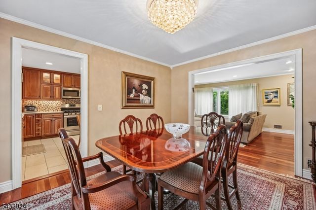 17 Stonewall Dr, Livingston Twp., NJ 07039