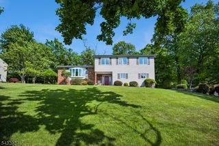 17 Stonewall Dr, Livingston Twp., NJ 07039