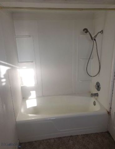 200 Cleveland, Chinook, MT 59523