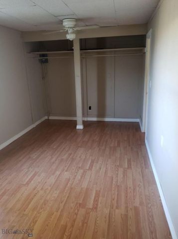 200 Cleveland, Chinook, MT 59523