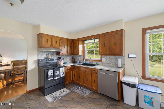 780 Dry Branch Road, Bluff City, TN 37618