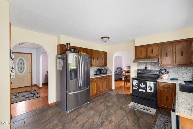 780 Dry Branch Road, Bluff City, TN 37618