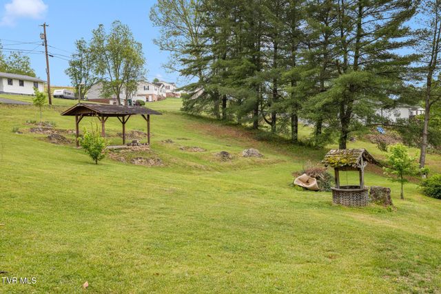 780 Dry Branch Road, Bluff City, TN 37618
