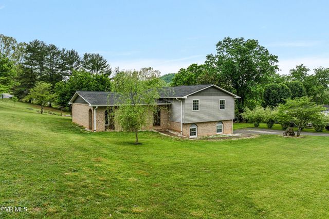 780 Dry Branch Road, Bluff City, TN 37618