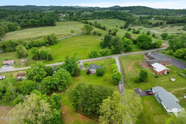 780 Dry Branch Road, Bluff City, TN 37618