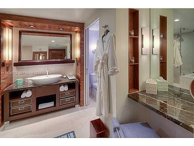 6801 Collins Ave 309, Miami Beach, FL 33141