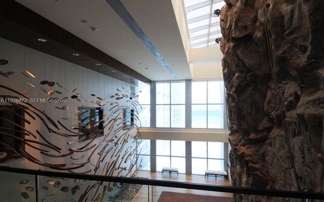 6801 Collins Ave 309, Miami Beach, FL 33141