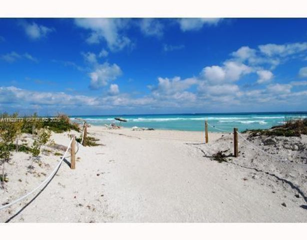 6801 Collins Ave 309, Miami Beach, FL 33141