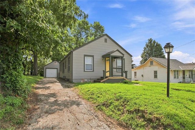1125 S DODGION Avenue, Independence, MO 64050