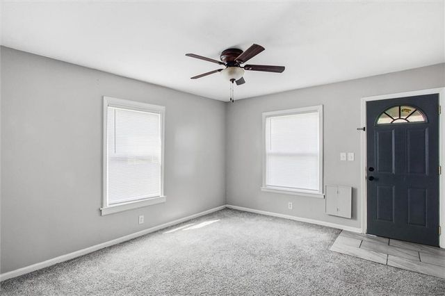 1125 S DODGION Avenue, Independence, MO 64050