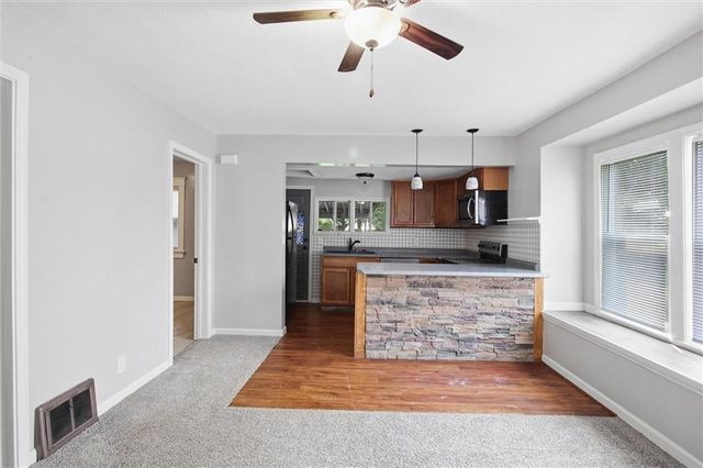 1125 S DODGION Avenue, Independence, MO 64050