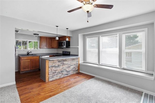 1125 S DODGION Avenue, Independence, MO 64050