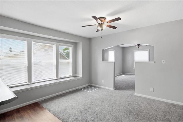 1125 S DODGION Avenue, Independence, MO 64050
