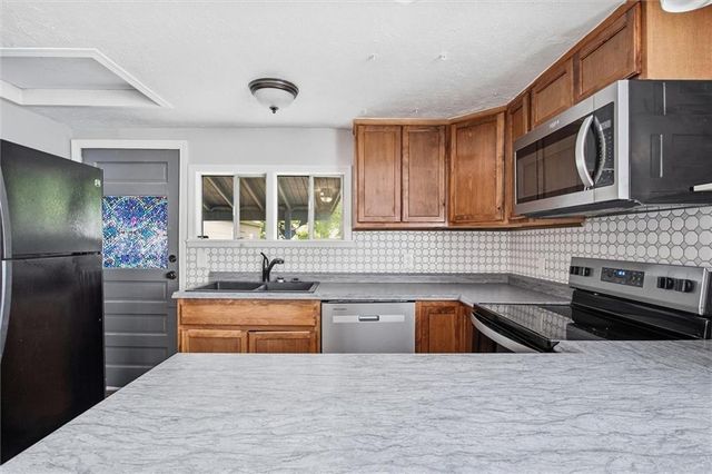 1125 S DODGION Avenue, Independence, MO 64050