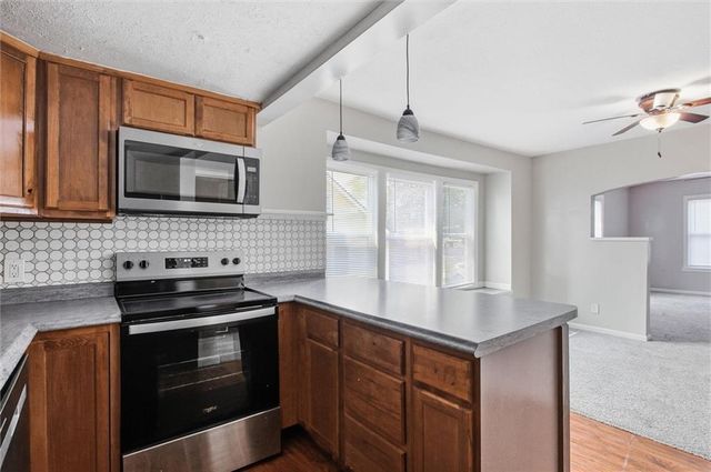1125 S DODGION Avenue, Independence, MO 64050