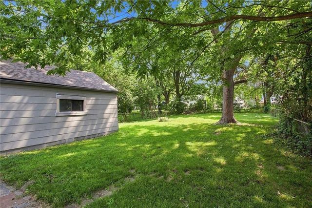 1125 S DODGION Avenue, Independence, MO 64050