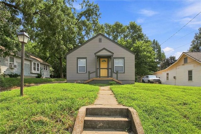 1125 S DODGION Avenue, Independence, MO 64050