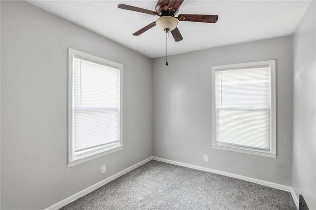 1125 S DODGION Avenue, Independence, MO 64050