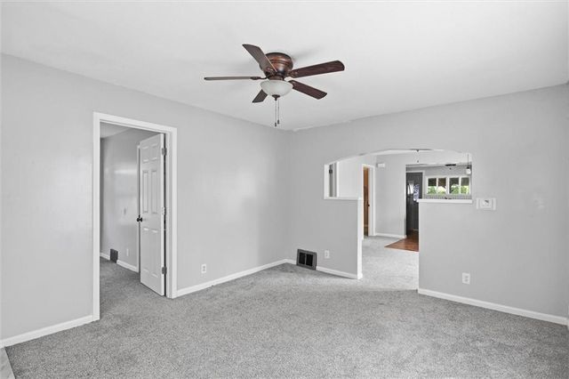 1125 S DODGION Avenue, Independence, MO 64050