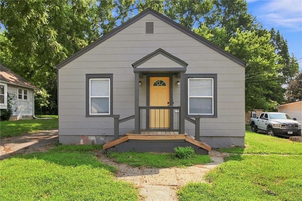 1125 S DODGION Avenue, Independence, MO 64050