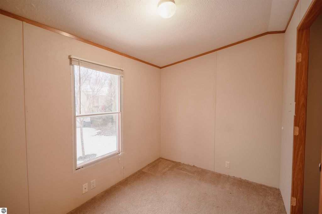 Image 10 of property listing at 868 Shady Lane, Traverse City, MI 49686