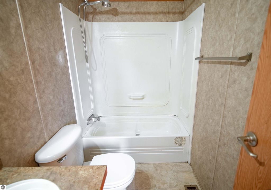 Image 14 of property listing at 868 Shady Lane, Traverse City, MI 49686