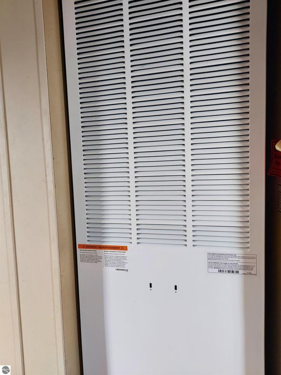 Image 9 of property listing at 868 Shady Lane, Traverse City, MI 49686