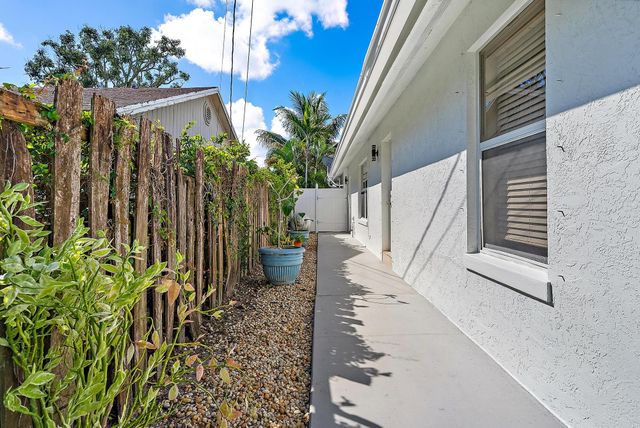 6051 Kendrick Street, Jupiter, FL 33458