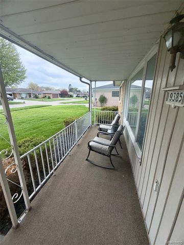 19385 Skyline Street, Roseville, MI 48066