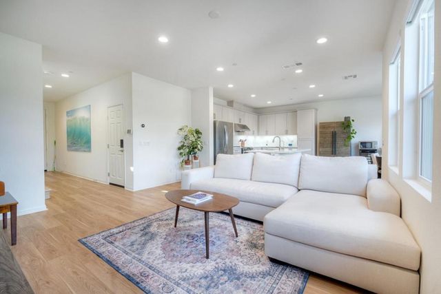 3072 Glenmore Street, Vista, CA 92081