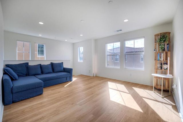 3072 Glenmore Street, Vista, CA 92081