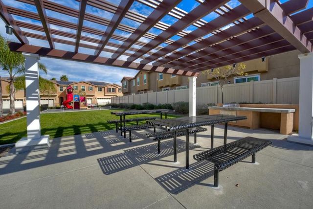 3072 Glenmore Street, Vista, CA 92081