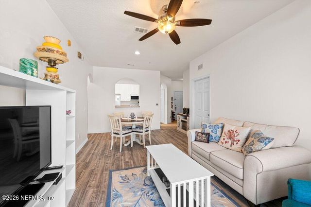7801 POINT MEADOWS Drive 2302, Jacksonville, FL 32256